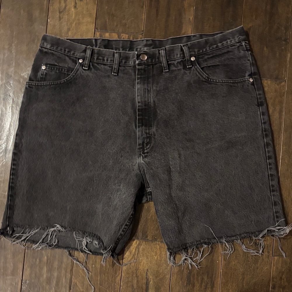 Wrangler Men's Distressed Black Jean Shorts